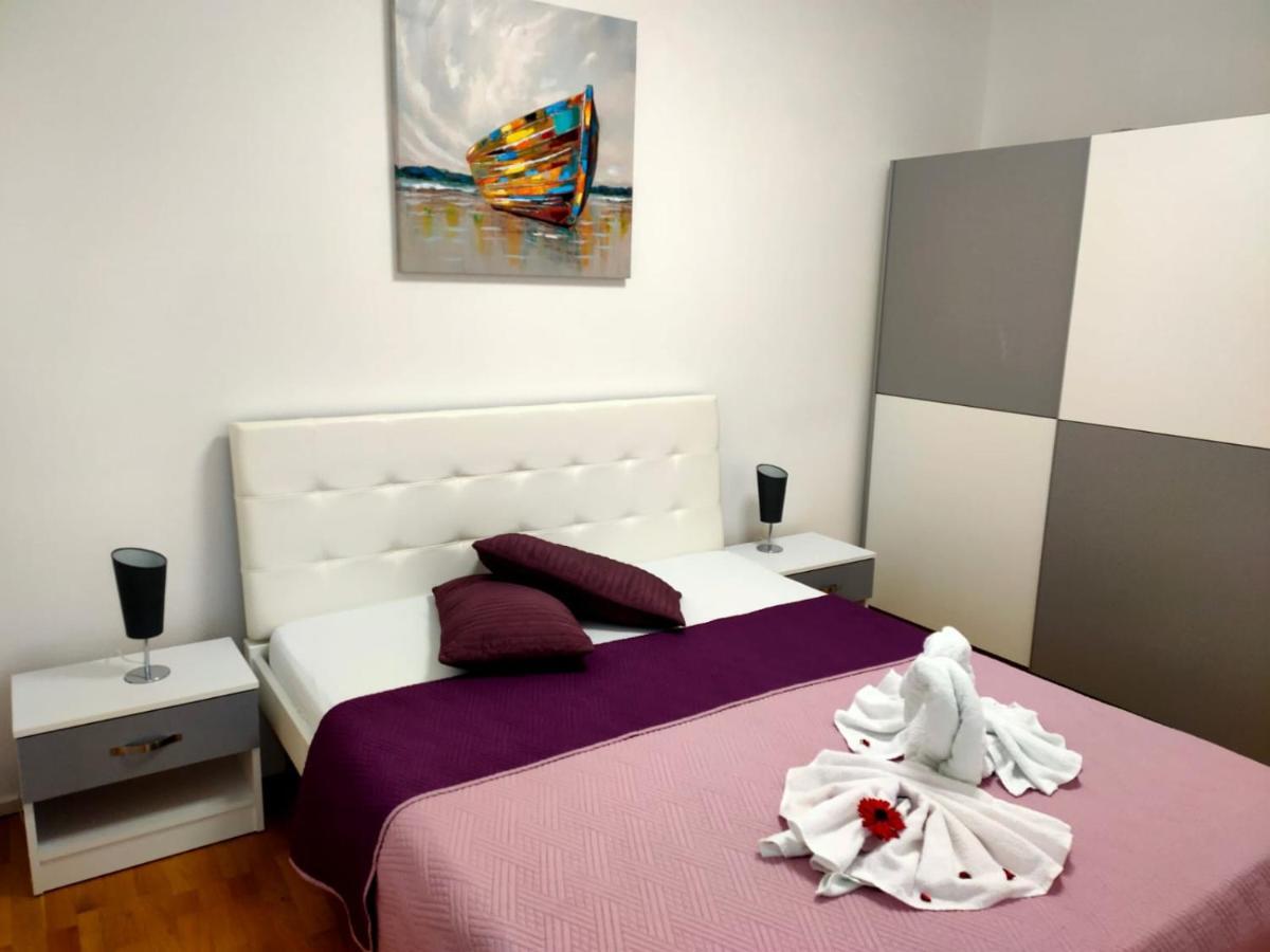 Apartments Elin Omiš Eksteriør bilde